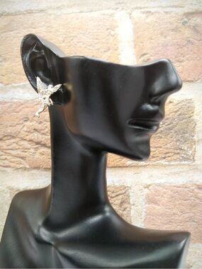 Elegant Fairy-Inspired Crystal Ear Cuff – Gold Tone | Whimsical Jewelry